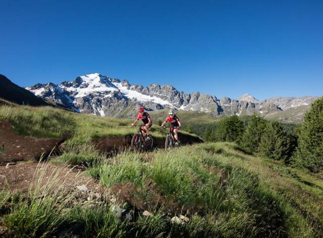 Dama Sportswear fornitore ufficiale per l'abbigliamento Alta Valtellina Bike Marathon